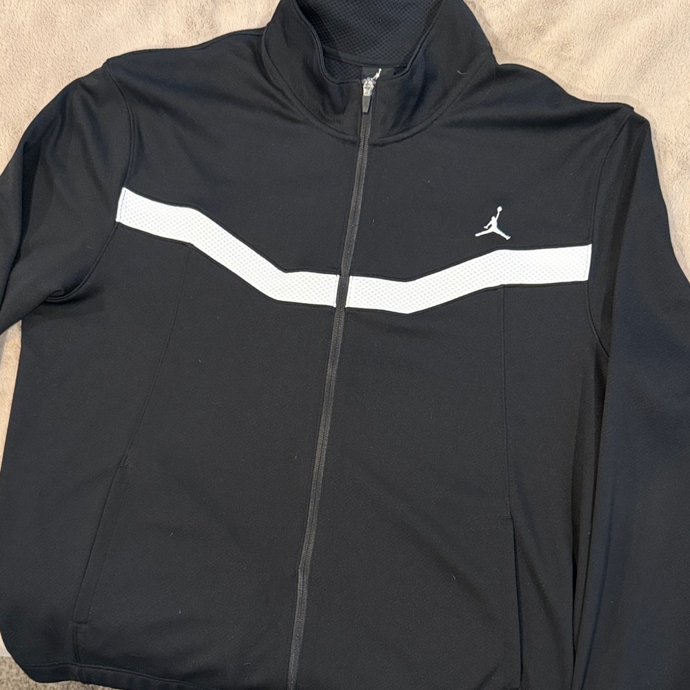 Jordan Men's Performance Jacket in Black and White